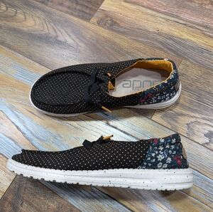 HEY DUDE Wendy Funk Polkadot Size 10